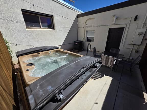 Private Hot Tub · 2BR Downtown Cañon City - Image 2