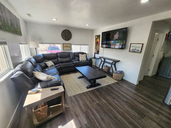Private Hot Tub · 2BR Downtown Cañon City - Image 5