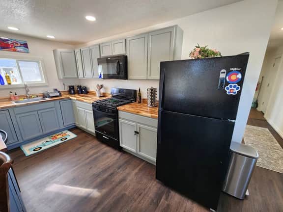 Walk to Main St | Mountain Views + Private Balcony | Downtown Cañon City - Image 4